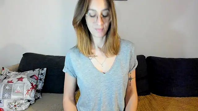 Snapshot of DesireMore90 chatting on February 5, 7:42 pm DesireMore90 online show from February 5, 7:42 pm