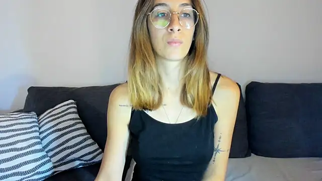 Snapshot of DesireMore90 chatting on October 2, 6:37 pm DesireMore90 online show from October 2, 6:37 pm