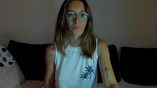 Snapshot of DesireMore90 chatting on July 6, 10:01 pm DesireMore90 online show from July 6, 10:01 pm