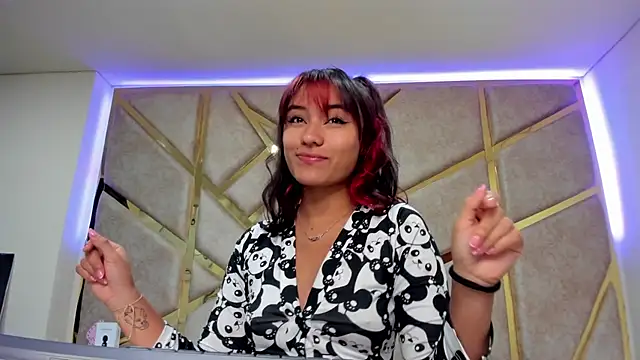 Snapshot of nahia_low chatting on March 14, 3:37 am nahia low online show from March 14, 3:37 am