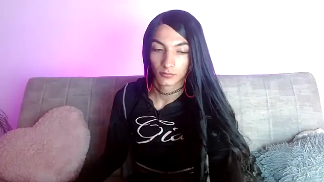 Snapshot of Katty_fox69 chatting on June 6, 4:39 am Katty fox69 online show from June 6, 4:39 am