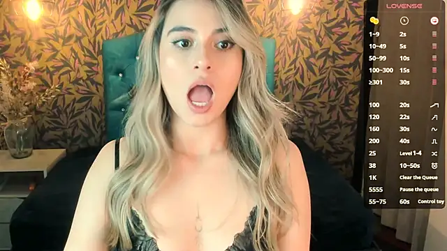 Snapshot of KiaraCarter chatting on March 11, 7:47 pm KiaraCarter online show from March 11, 7:47 pm