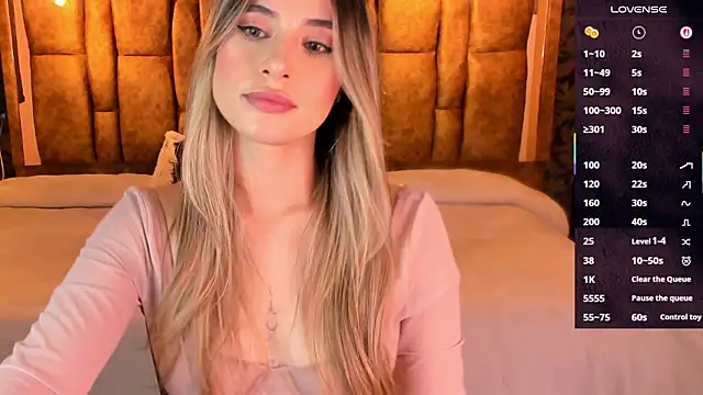 Snapshot of KiaraCarter chatting on November 11, 9:15 pm KiaraCarter online show from November 11, 9:15 pm