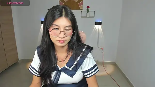 emily villamil online show from October 30, 11:27 pm