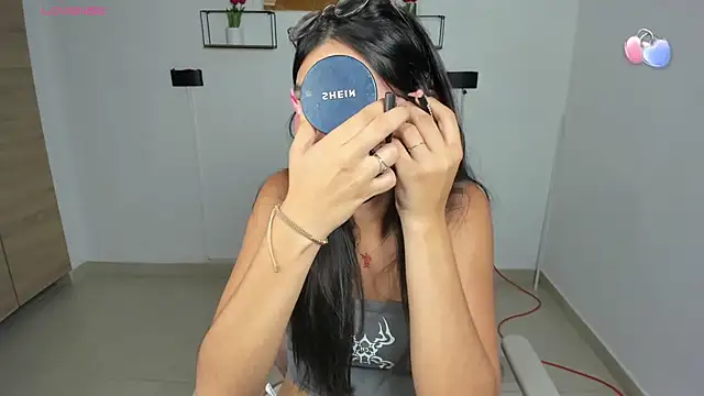 emily villamil online show from April 8, 9:48 pm