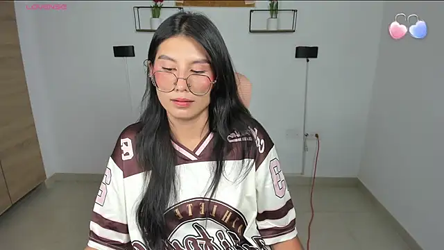 emily villamil online show from July 24, 9:57 pm