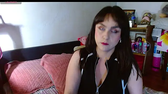 collette beaufoy  online show from April 9, 4:34 am