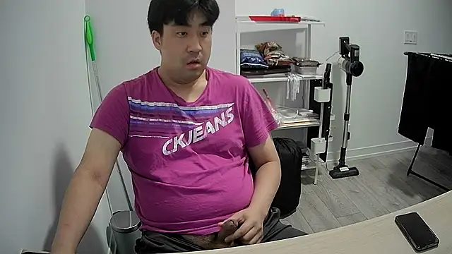 Snapshot of Koreanboy171 chatting on June 13, 12:08 am Koreanboy171 online show from June 13, 12:08 am