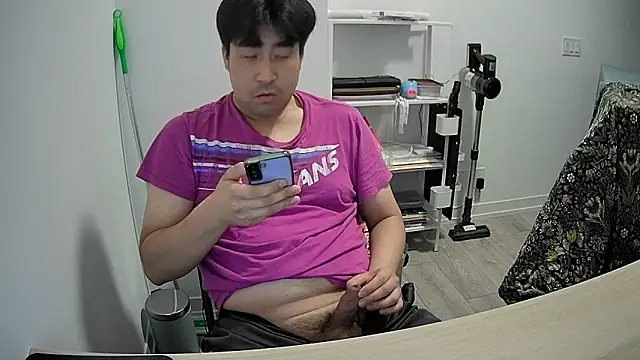 Snapshot of Koreanboy171 chatting on June 21, 3:31 am Koreanboy171 online show from June 21, 3:31 am