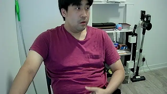 Snapshot of Koreanboy171 chatting on July 7, 11:31 pm Koreanboy171 online show from July 7, 11:31 pm