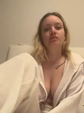 Snapshot of mariemelissah chatting on March 1, 9:40 am mariemelissah online show from March 1, 9:40 am