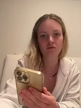 Snapshot of mariemelissah chatting on March 5, 1:50 pm mariemelissah online show from March 5, 1:50 pm