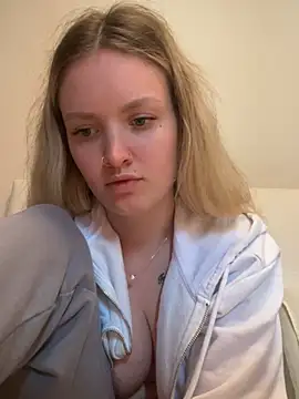 Snapshot of mariemelissah chatting on March 6, 11:36 am mariemelissah online show from March 6, 11:36 am