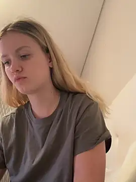 Snapshot of mariemelissah chatting on March 11, 1:34 pm mariemelissah online show from March 11, 1:34 pm