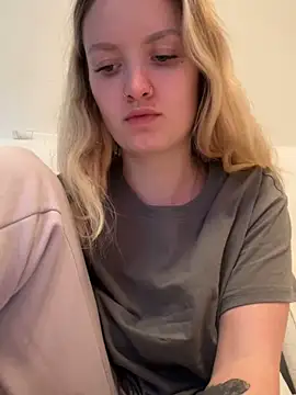 Snapshot of mariemelissah chatting on March 15, 12:24 pm mariemelissah online show from March 15, 12:24 pm