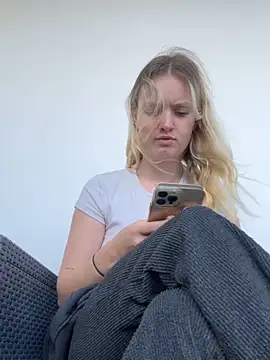 Snapshot of mariemelissah chatting on March 17, 2:34 pm mariemelissah online show from March 17, 2:34 pm