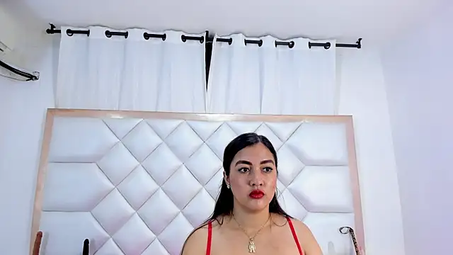 brittany069 online show from January 14, 6:49 pm
