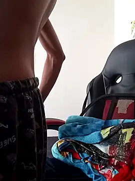 Aron Baylor online show from April 9, 7:19 pm