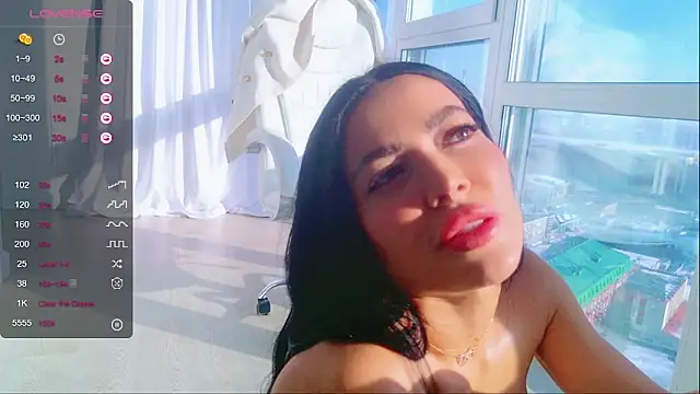 Snapshot of wowEva chatting on February 7, 8:33 am wowEva online show from February 7, 8:33 am