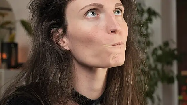 Snapshot of yulladao chatting on October 19, 4:18 pm yulladao online show from October 19, 4:18 pm