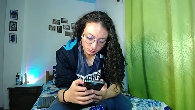 monkeywillwhite online show from November 4, 1:59 am