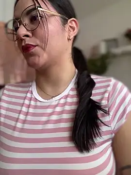 Lia flowers online show from February 9, 7:41 pm