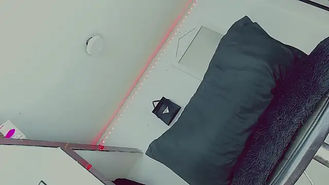 candy kendall online show from February 7, 11:45 am