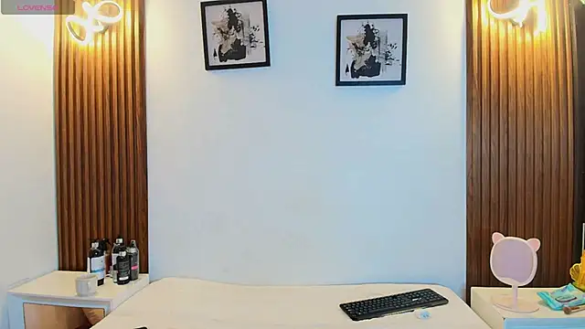Snapshot of SofiaSweet_ chatting on May 8, 9:58 am SofiaSweet online show from May 8, 9:58 am