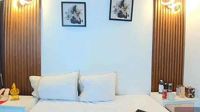 Snapshot of SofiaSweet_ chatting on May 23, 9:57 am SofiaSweet online show from May 23, 9:57 am