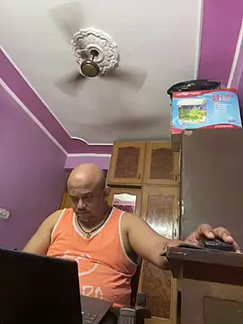 Dick 6inches online show from April 14, 2:34 pm