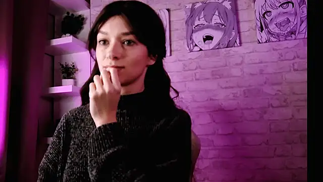 VivianLy  online show from November 24, 10:37 am