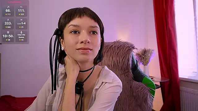 Snapshot of VivianLy_ chatting on March 9, 11:47 am VivianLy online show from March 9, 11:47 am