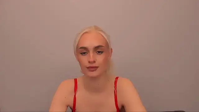 OliviaKisss online show from December 17, 7:20 pm