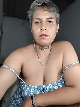 Snapshot of Yessi_rousse chatting on May 15, 11:12 pm Yessi rousse online show from May 15, 11:12 pm