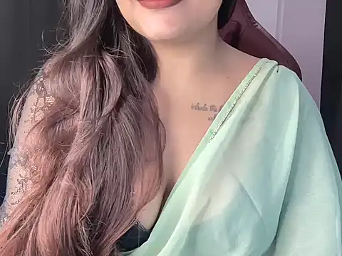 Snapshot of shanayaaa_1 chatting on May 5, 7:11 pm shanayaaa 1 online show from May 5, 7:11 pm
