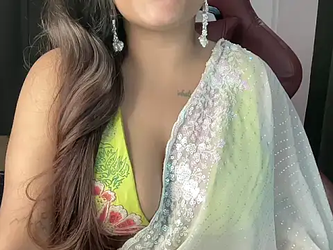 Snapshot of shanayaaa_1 chatting on June 15, 7:27 pm shanayaaa 1 online show from June 15, 7:27 pm