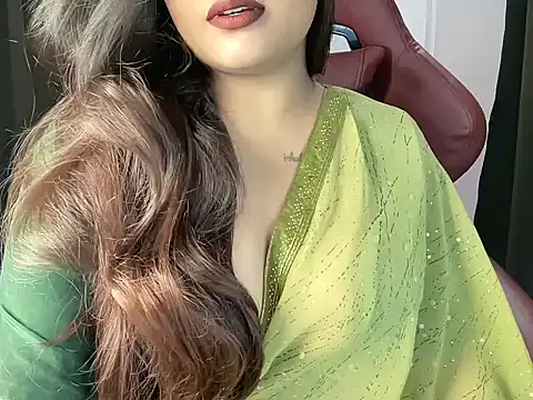 Snapshot of shanayaaa_1 chatting on June 30, 7:15 pm shanayaaa 1 online show from June 30, 7:15 pm