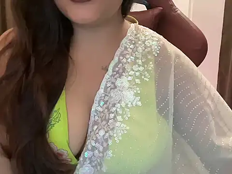 Snapshot of shanayaaa_1 chatting on July 14, 7:30 pm shanayaaa 1 online show from July 14, 7:30 pm