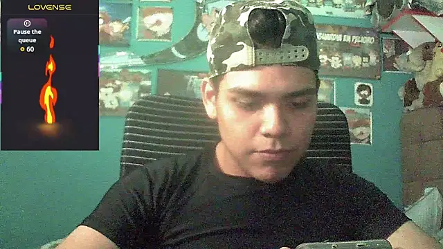 Snapshot of Valesh20 chatting on May 19, 1:56 am Valesh20 online show from May 19, 1:56 am