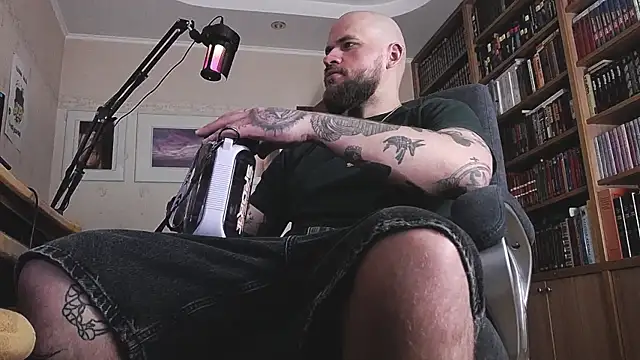 Snapshot of FindomJason chatting on May 10, 12:54 pm FindomJason online show from May 10, 12:54 pm