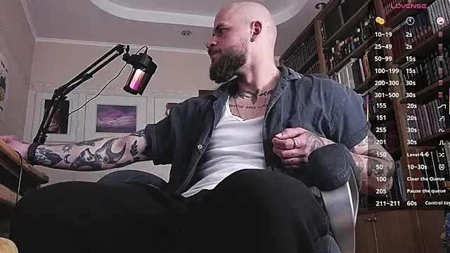 Snapshot of FindomJason chatting on May 15, 11:50 am FindomJason online show from May 15, 11:50 am