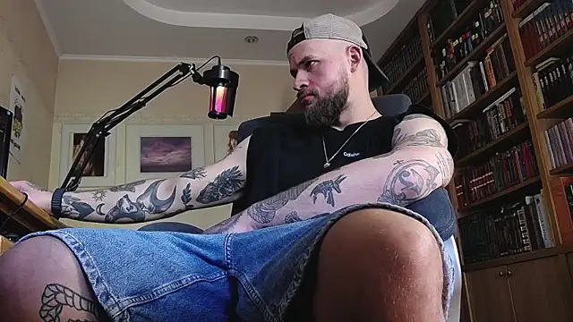 Snapshot of FindomJason chatting on May 21, 12:12 pm FindomJason online show from May 21, 12:12 pm