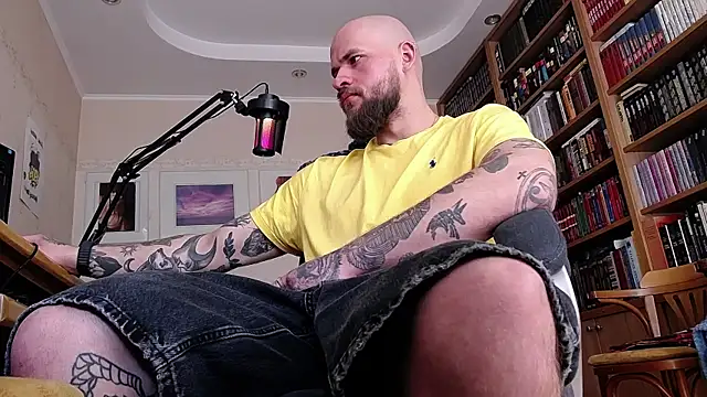Snapshot of FindomJason chatting on May 23, 7:02 am FindomJason online show from May 23, 7:02 am