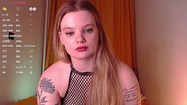 Snapshot of Hottie_Jane chatting on December 1, 4:29 pm Hottie Jane online show from December 1, 4:29 pm