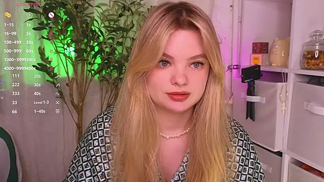 Snapshot of Hottie_Jane chatting on March 9, 11:03 pm Hottie Jane online show from March 9, 11:03 pm