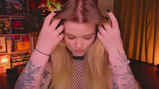 Snapshot of Hottie_Jane chatting on September 27, 7:30 pm Hottie Jane online show from September 27, 7:30 pm