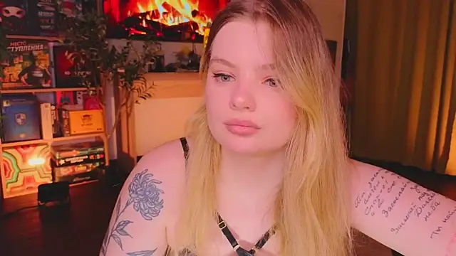 Snapshot of Hottie_Jane chatting on October 9, 8:07 pm Hottie Jane online show from October 9, 8:07 pm