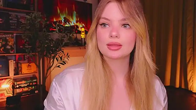 Snapshot of Hottie_Jane chatting on October 10, 9:36 pm Hottie Jane online show from October 10, 9:36 pm