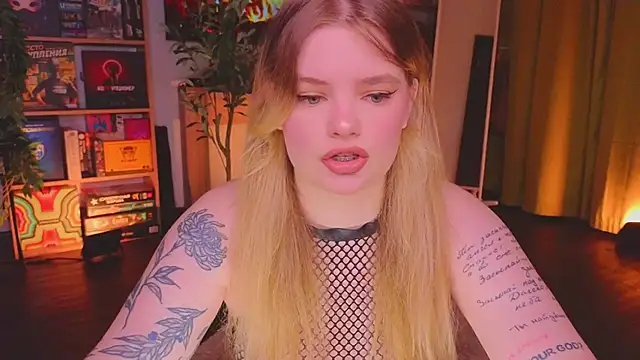 Snapshot of Hottie_Jane chatting on November 8, 1:55 pm Hottie Jane online show from November 8, 1:55 pm