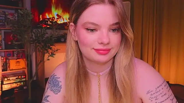 Snapshot of Hottie_Jane chatting on November 9, 12:58 pm Hottie Jane online show from November 9, 12:58 pm